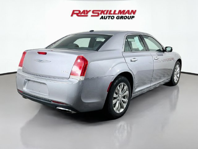 Used 2015 Chrysler 300 C Platinum AWD/4WD image 7