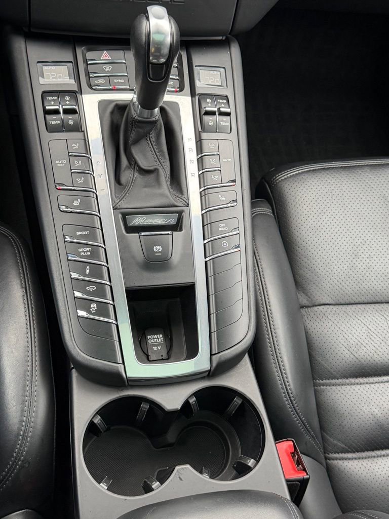 Used 2016 Porsche Macan Turbo image 24