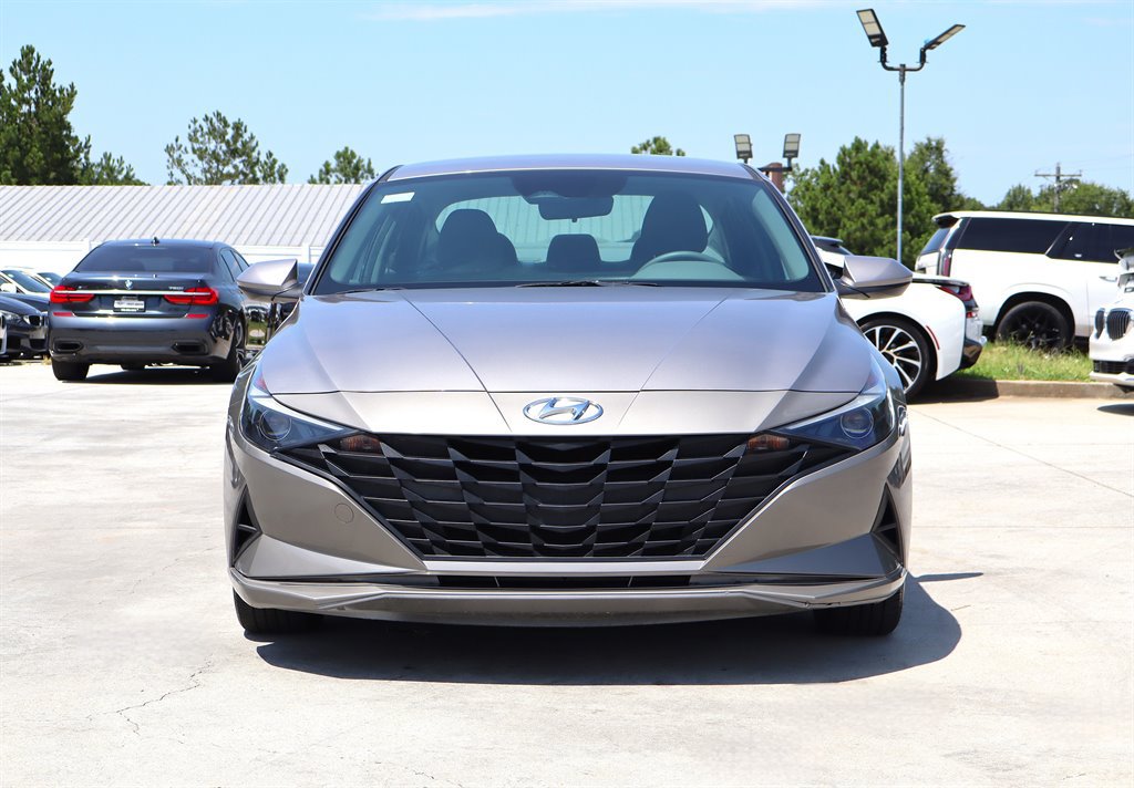 Used 2023 Hyundai Elantra SEL FWD image 2