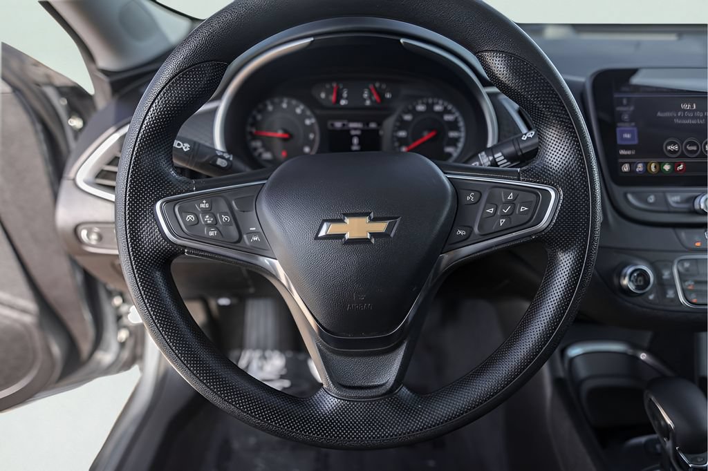 Used 2025 Chevrolet Malibu LT FWD image 15