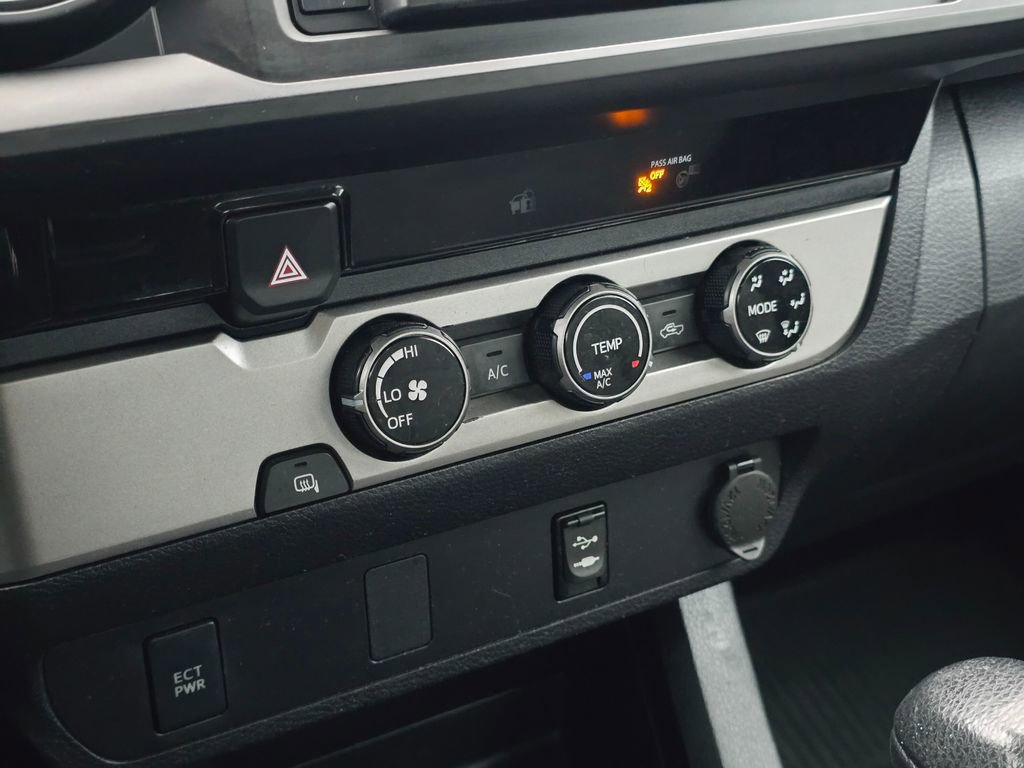 Used 2018 Toyota Tacoma SR image 30