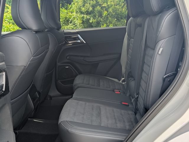 New 2026 Mitsubishi Outlander LE FWD image 24
