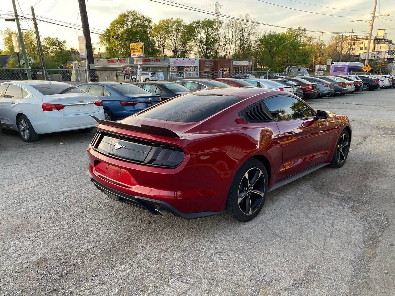 Used 2018 Ford Mustang Coupe RWD image 5