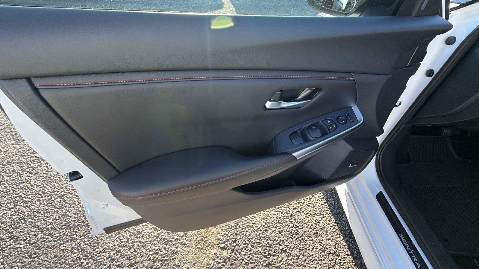 Used 2025 Nissan Sentra SR w/ SR Premium Package FWD image 15