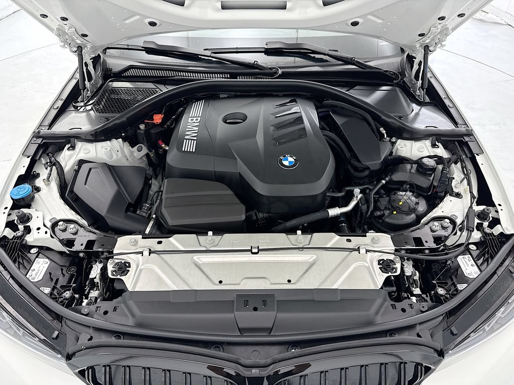 Used 2026 BMW 330i Sedan w/ M Sport Package RWD image 28