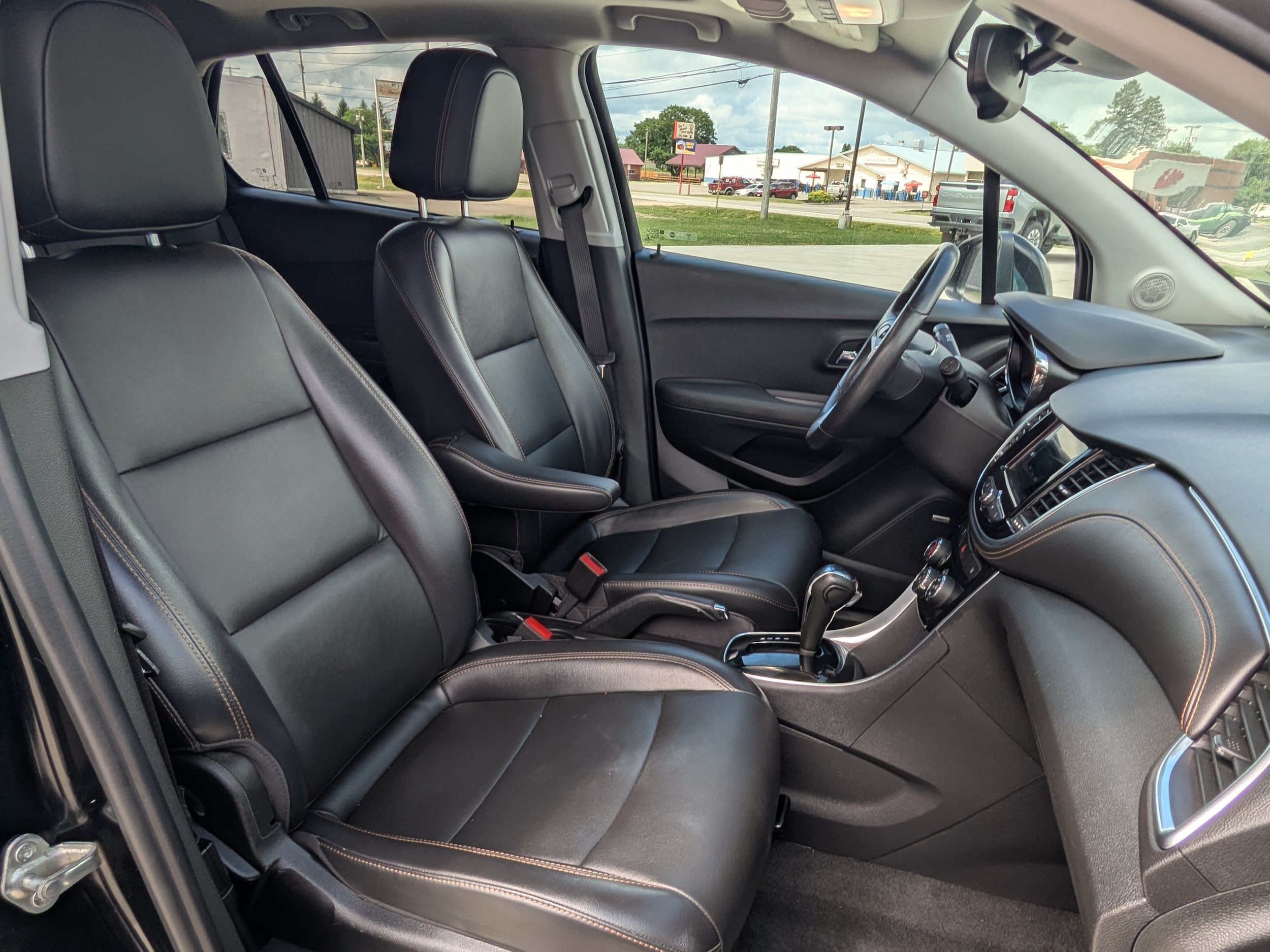 Used 2019 Chevrolet Trax Premier w/ LPO, Protection Package AWD/4WD image 14
