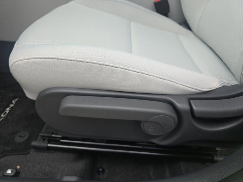 New 2026 Hyundai Kona SE image 15