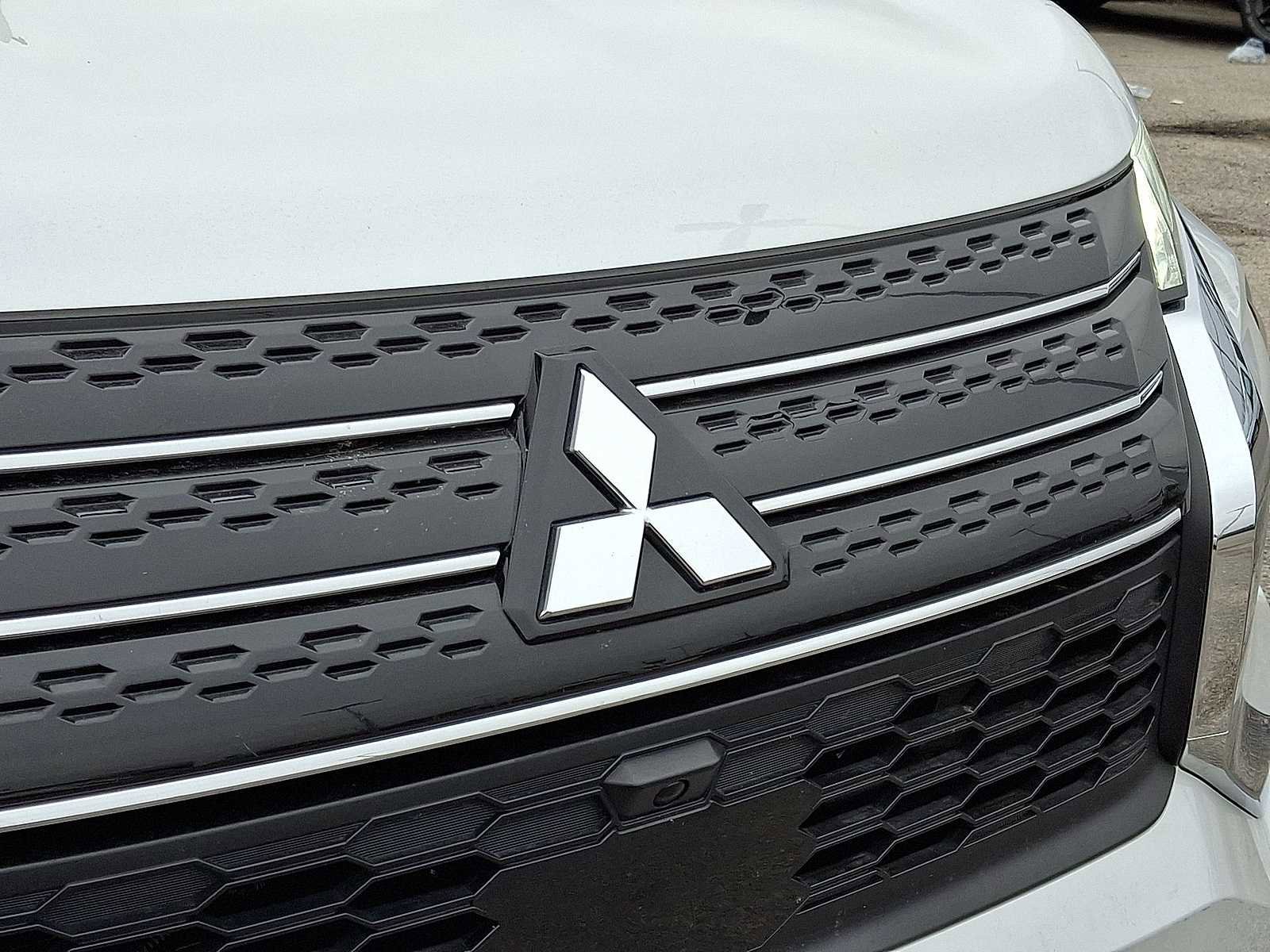 Used 2024 Mitsubishi Outlander ES image 35