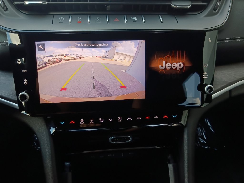 New 2026 Jeep Grand Cherokee L Limited AWD/4WD image 9