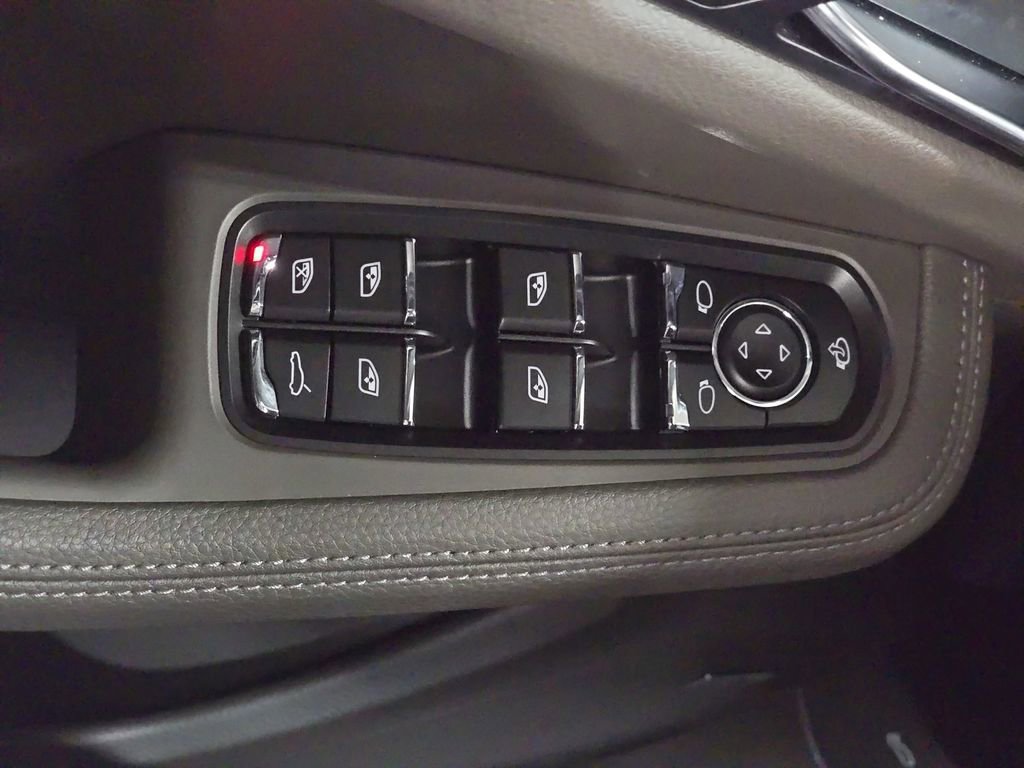 Certified 2024 Porsche Macan S image 21