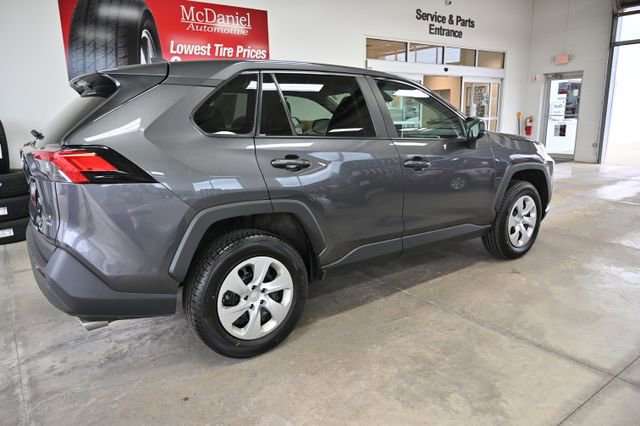Used 2024 Toyota RAV4 LE AWD/4WD image 5