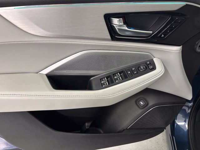 Used 2025 Acura MDX w/ Technology Package FWD image 24