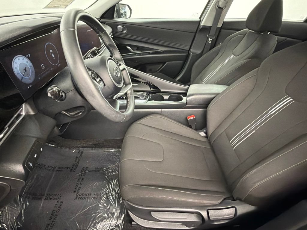 Used 2023 Hyundai Elantra SEL w/ Convenience Package FWD image 22