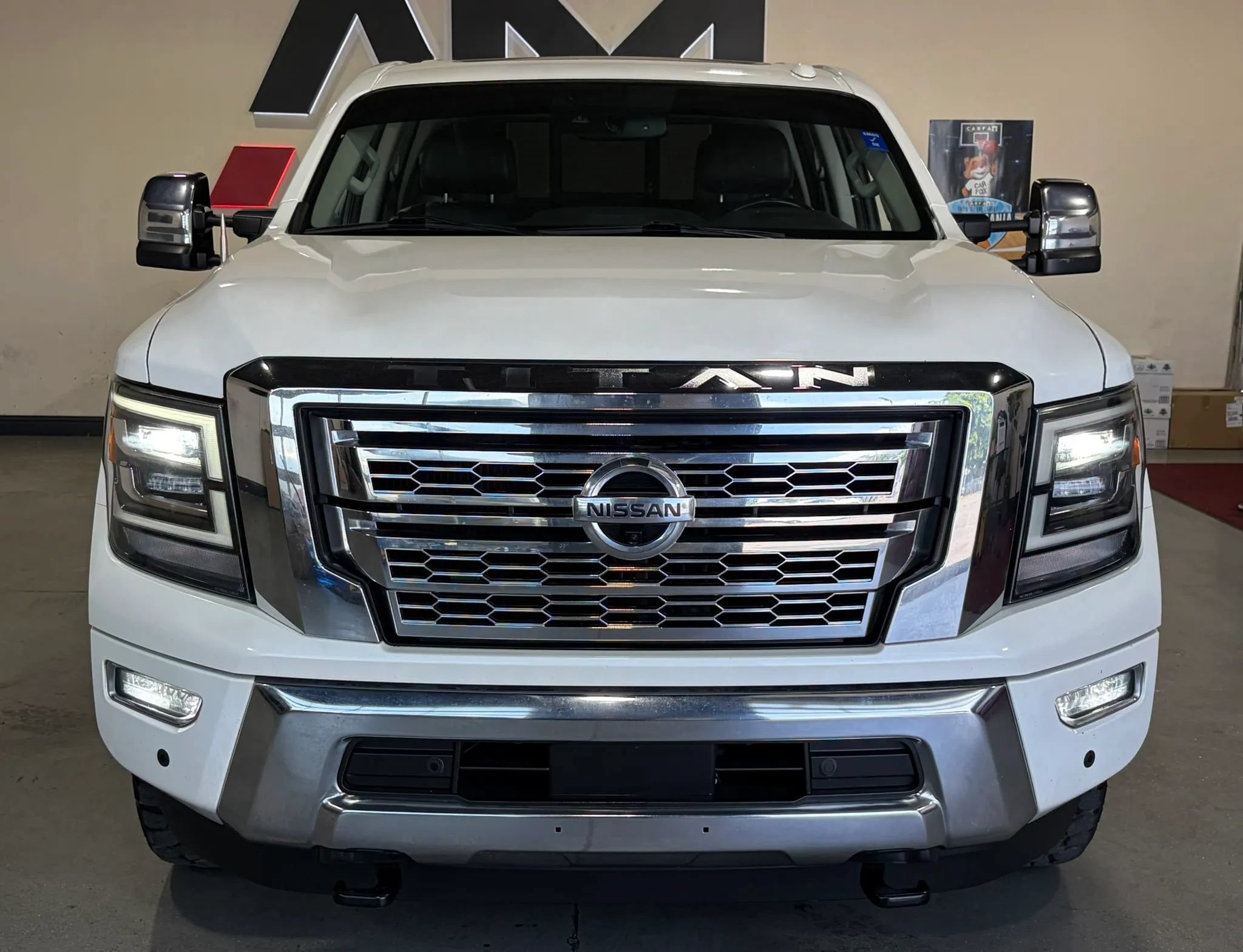Used 2020 Nissan Titan SL w/ Moonroof Package AWD/4WD image 2