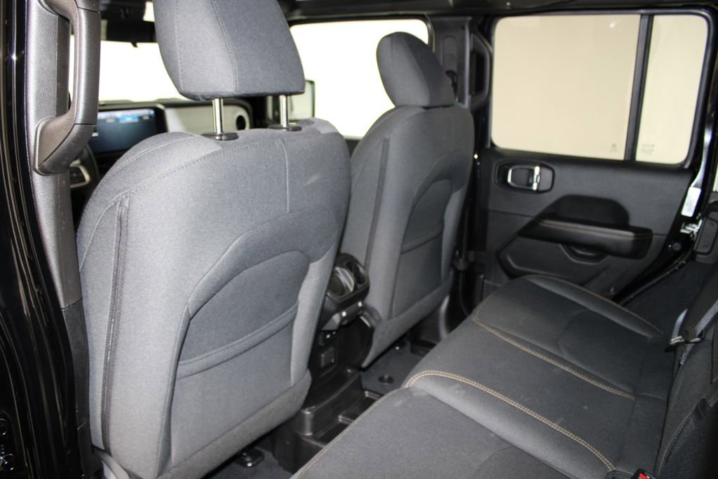 Used 2025 Jeep Wrangler Sahara 4xe image 28