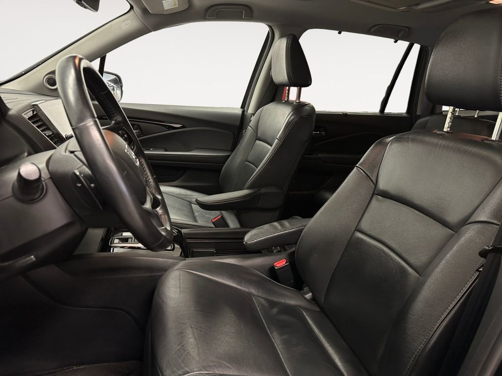 Used 2019 Honda Pilot Touring image 9