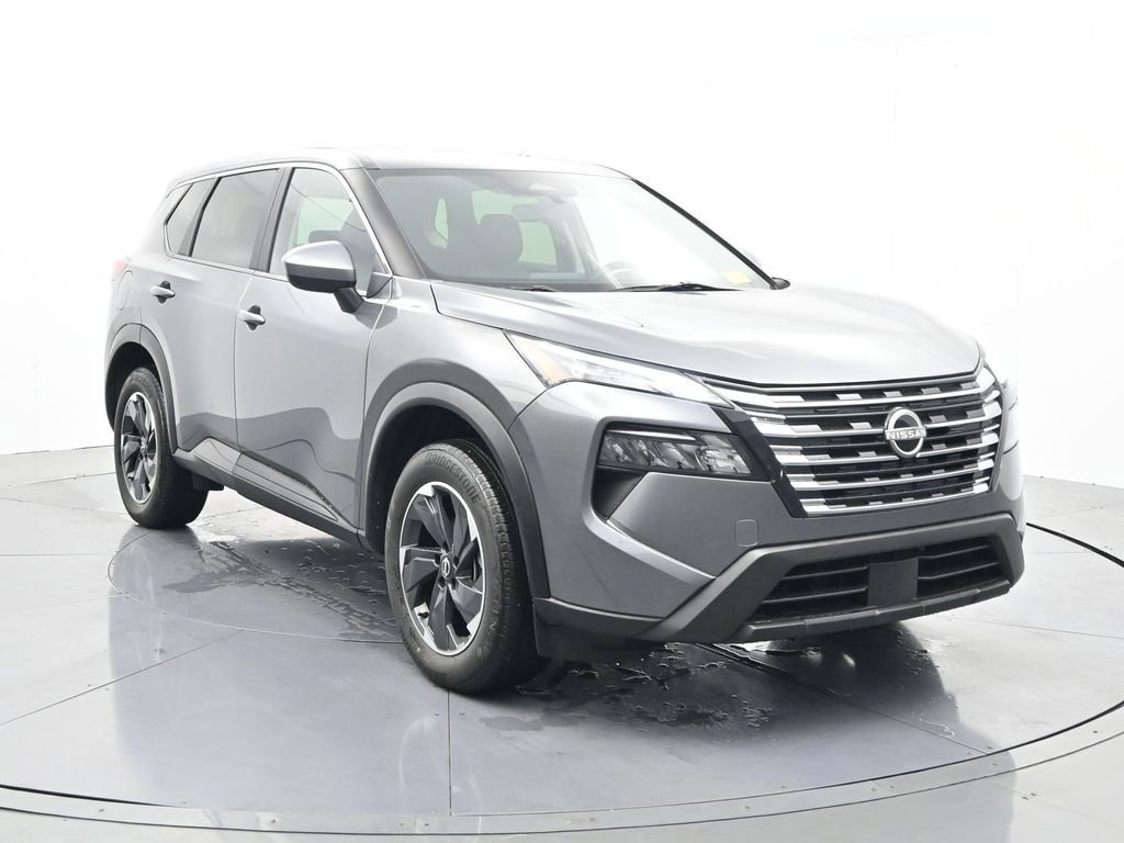 Used 2024 Nissan Rogue SV image 3