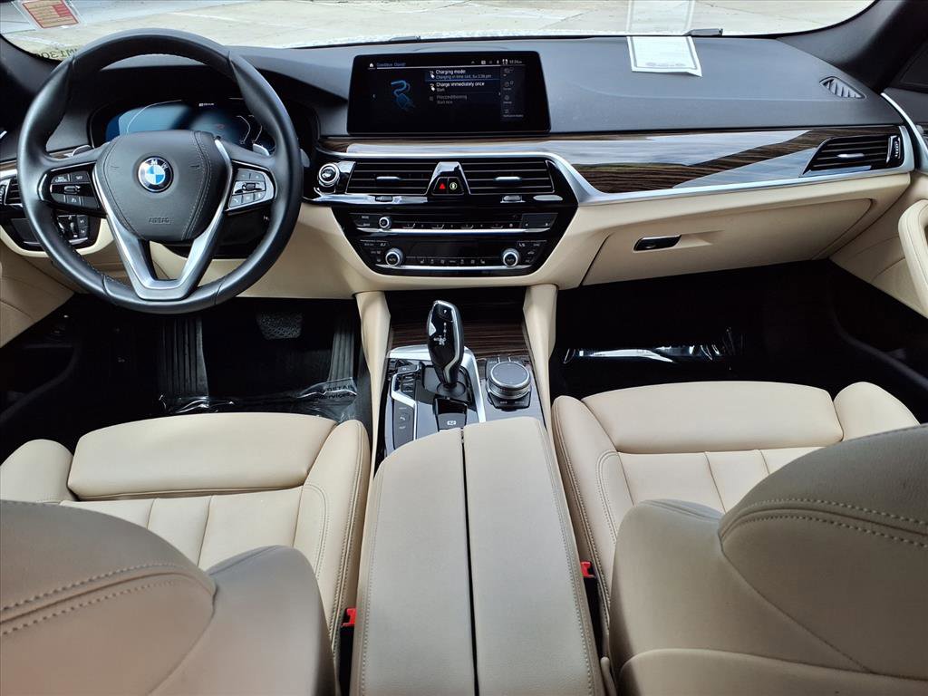 Used 2020 BMW 530e w/ Premium Package image 15