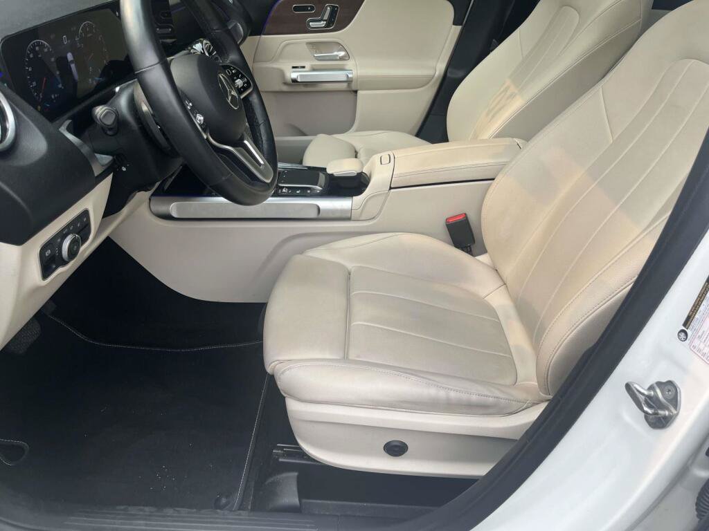 Certified 2023 Mercedes-Benz GLB 250 4MATIC w/ Premium Package image 16