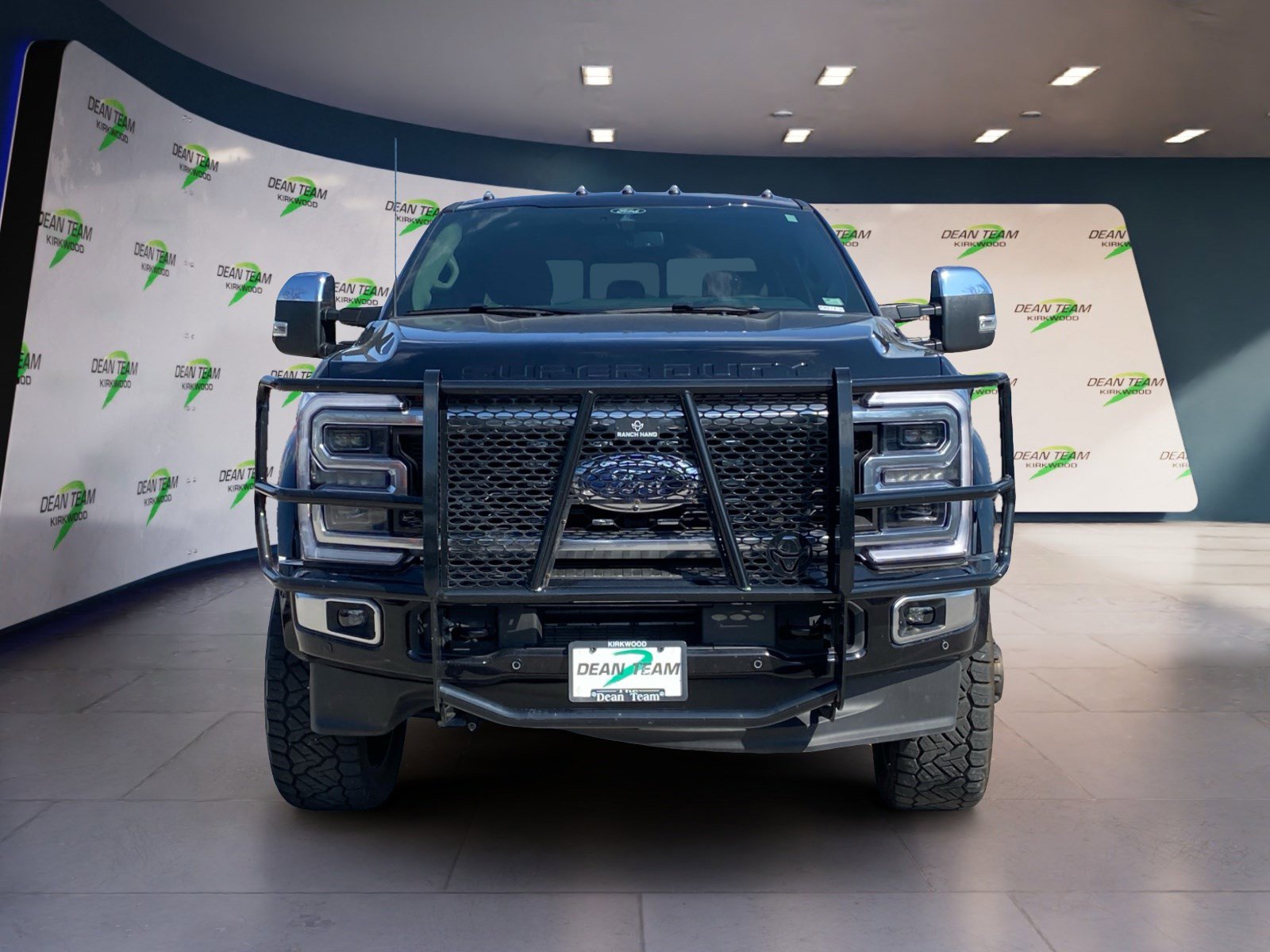 Used 2026 Ford F450 Platinum w/ Platinum Plus Package AWD/4WD image 2