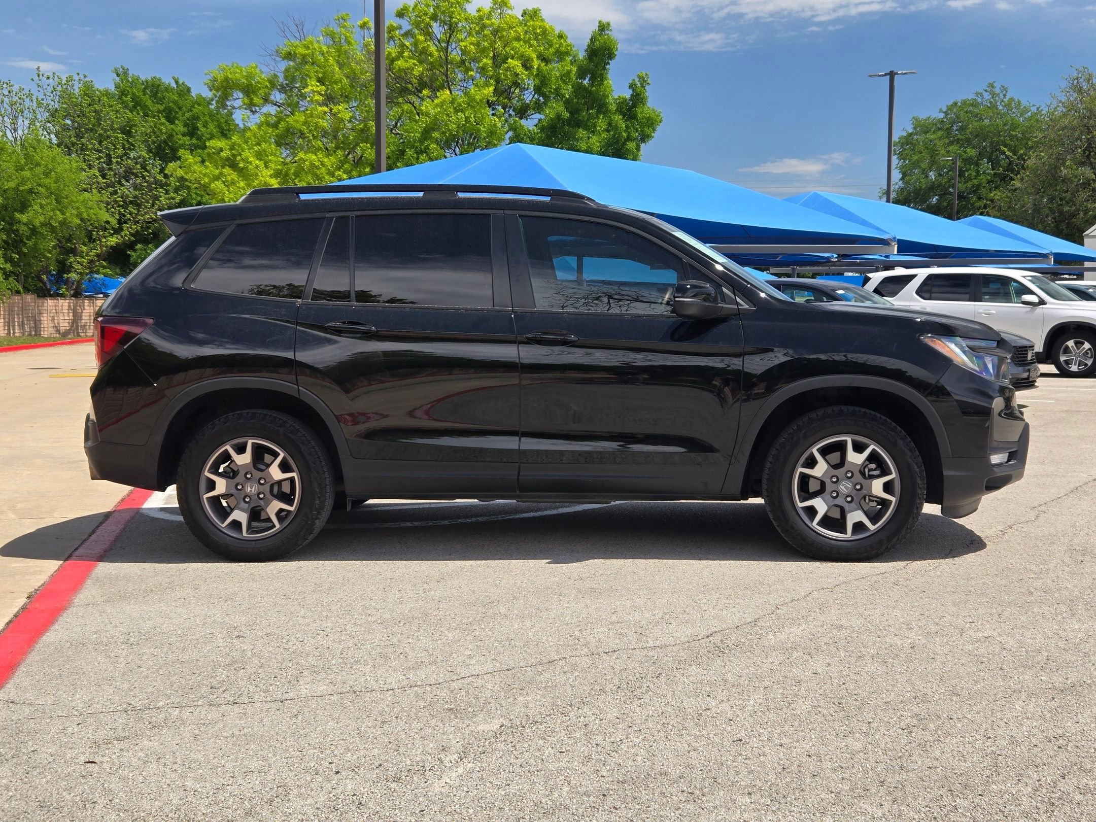Certified 2023 Honda Passport TrailSport image 2