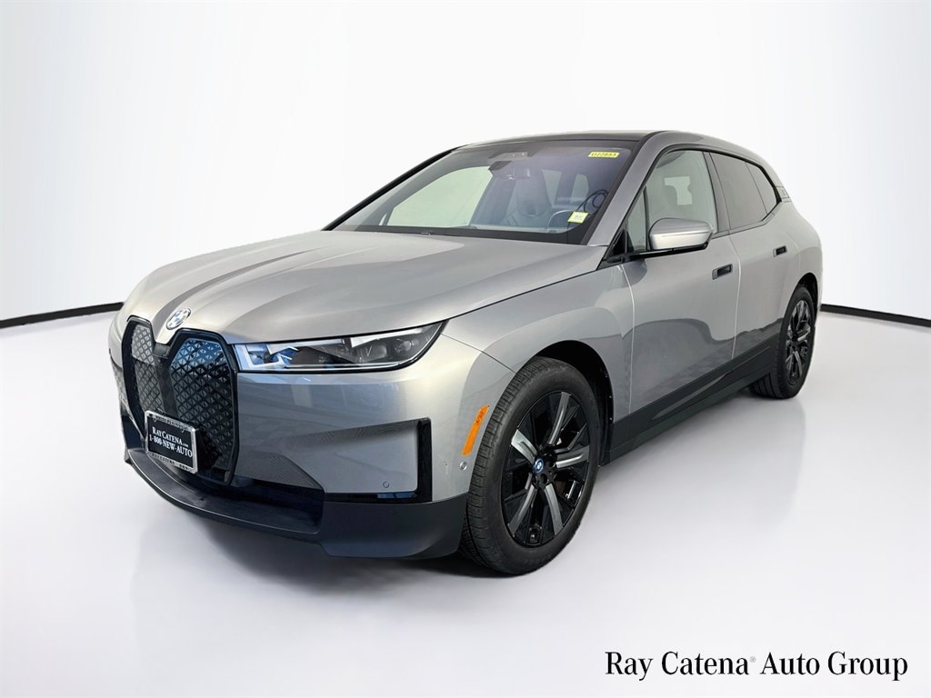 Used 2024 BMW iX xDrive50 w/ Premium Package AWD/4WD image 3