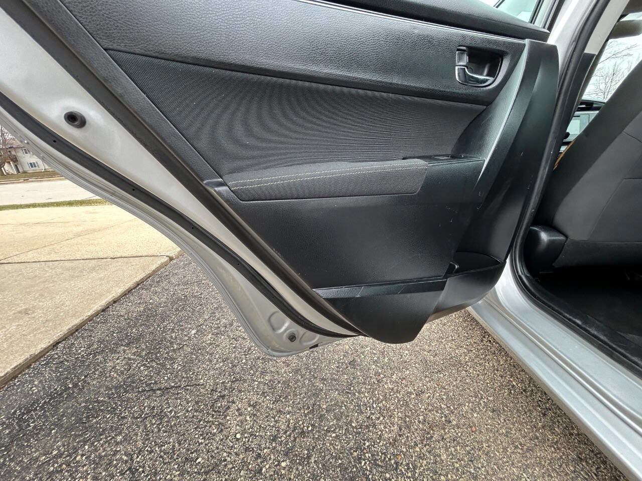 Used 2017 Toyota Corolla LE w/ Carpet Mat Package (TMS) image 37