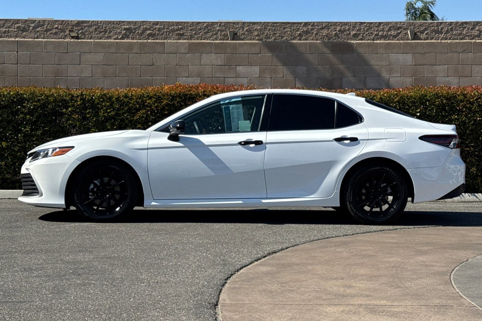Used 2023 Toyota Camry LE FWD image 7