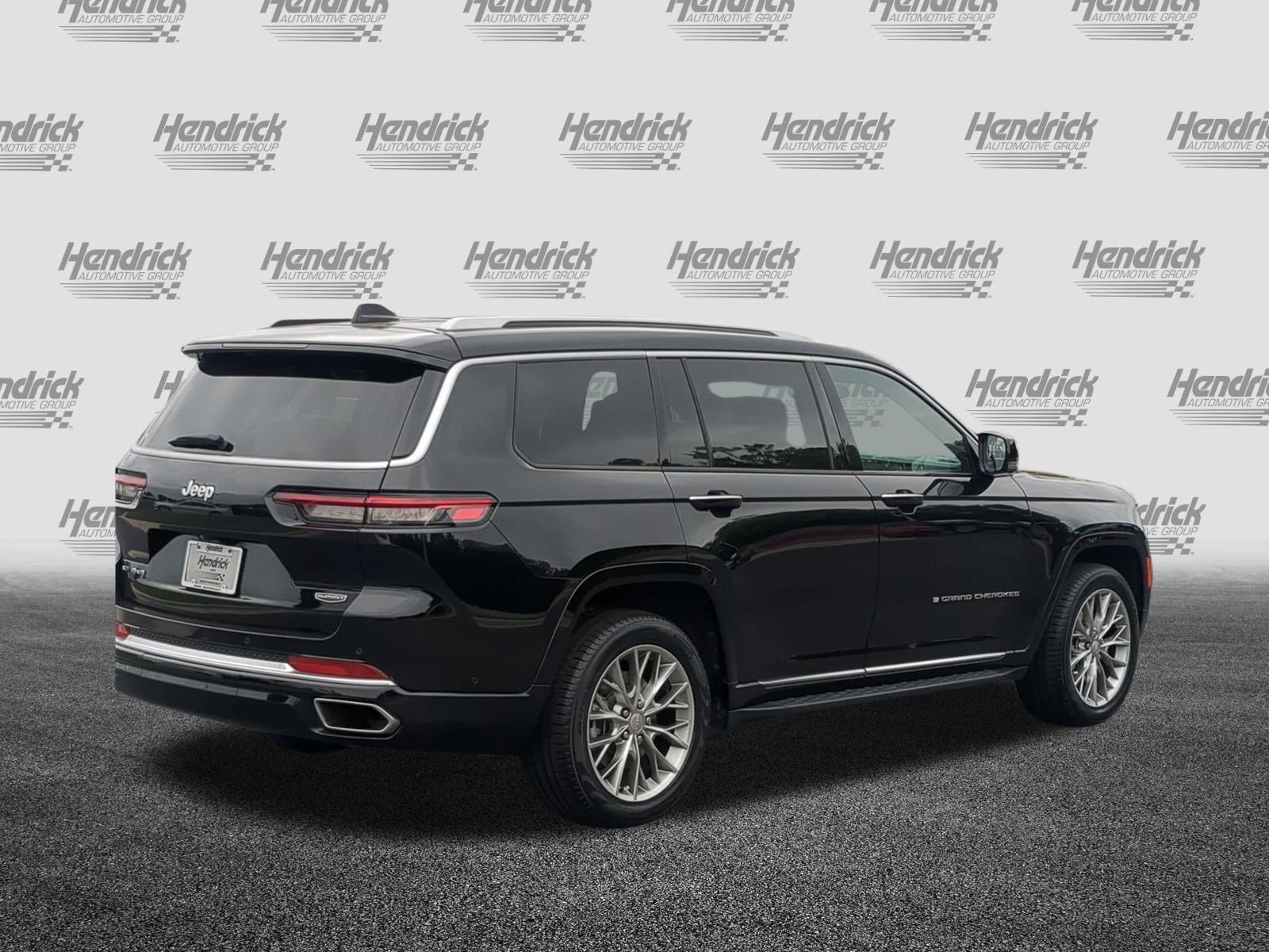 Used 2022 Jeep Grand Cherokee L Summit w/ Luxury Tech Group V AWD/4WD image 10