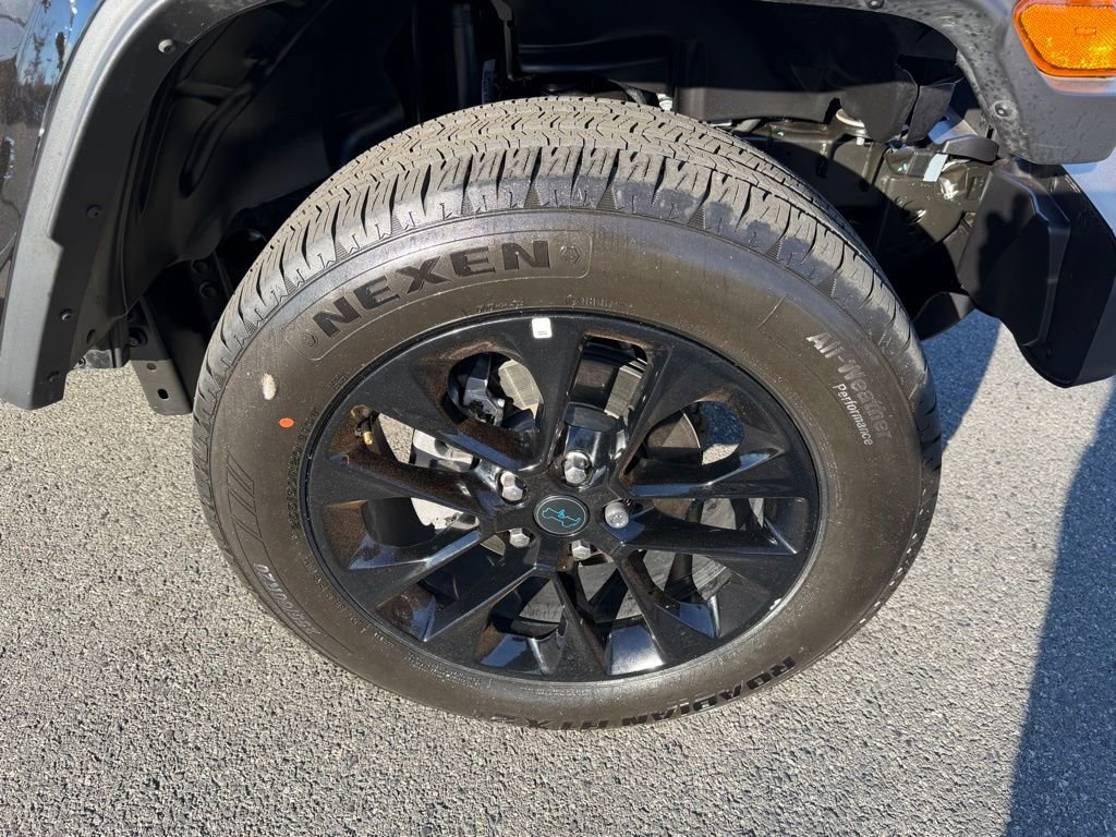 Used 2025 Jeep Wrangler Unlimited Sahara w/ Safety Group image 15