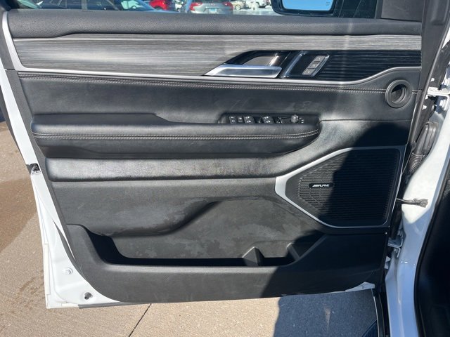 Used 2024 Jeep Wagoneer L Series II w/ Flexible Seating Group image 10