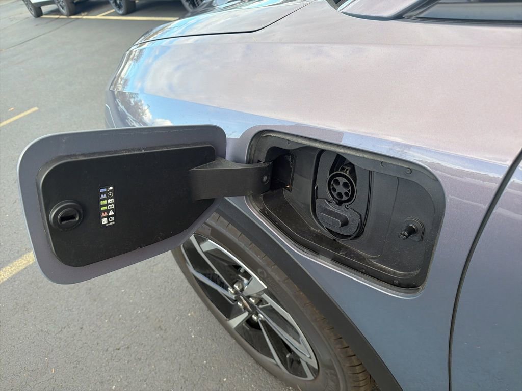 New 2026 Chevrolet Equinox EV LT image 42