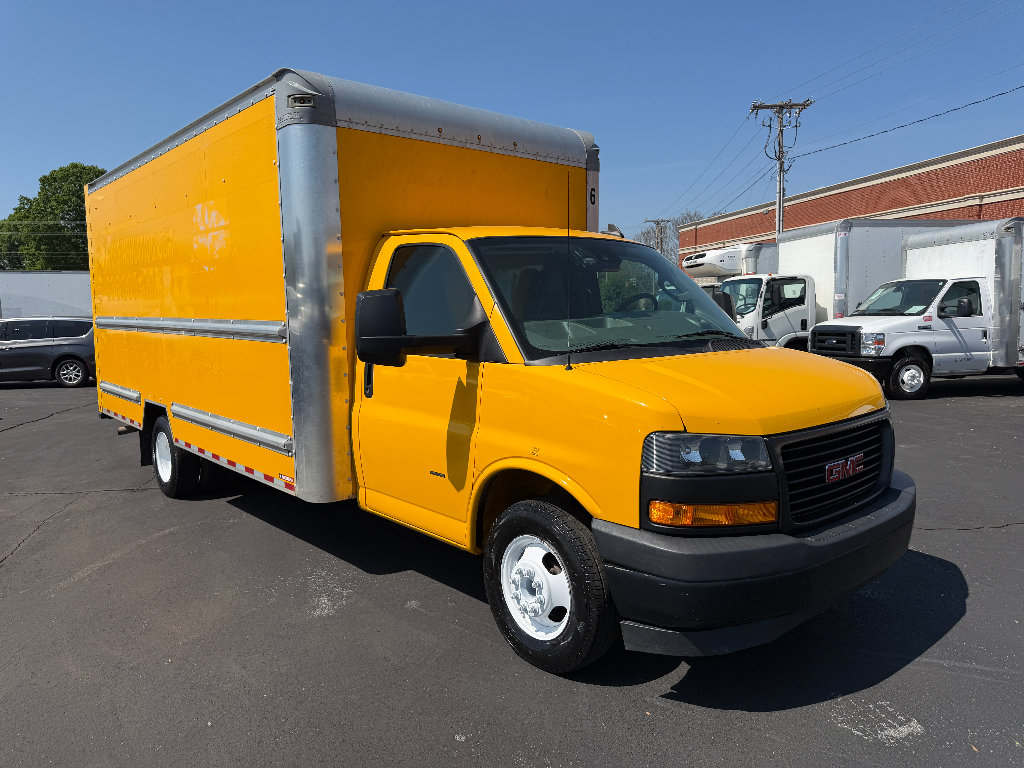 Used 2020 GMC Savana 3500 Extended w/ Driver Convenience Package RWD image 2