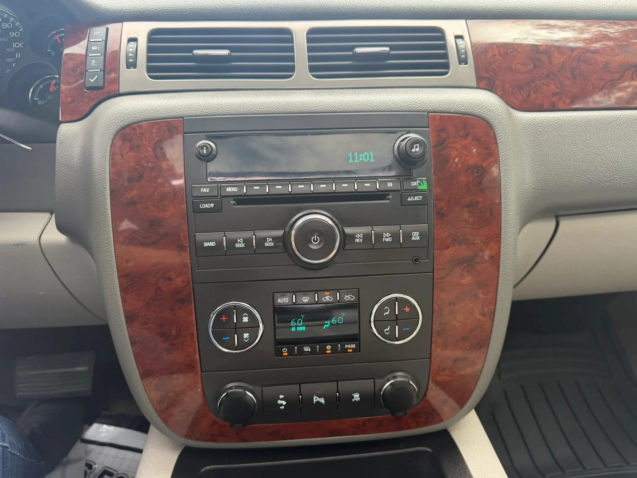 Used 2011 Chevrolet Silverado 1500 LTZ w/ Max Trailering Pack AWD/4WD image 29