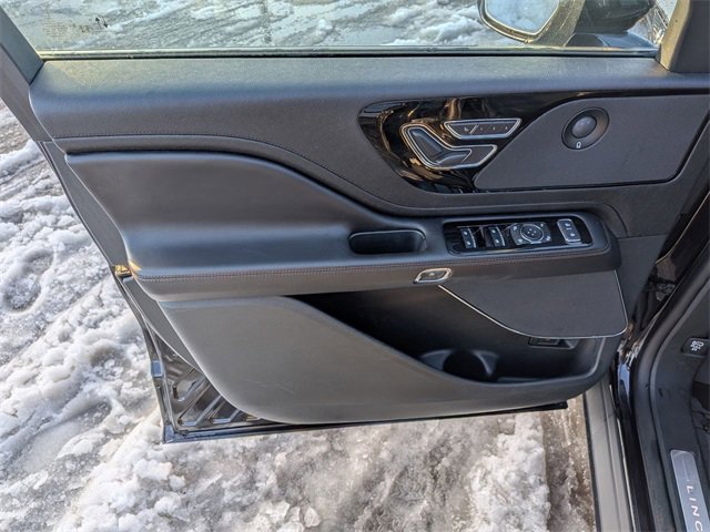 Used 2024 Lincoln Aviator Reserve w/ Equipment Group 201A image 6