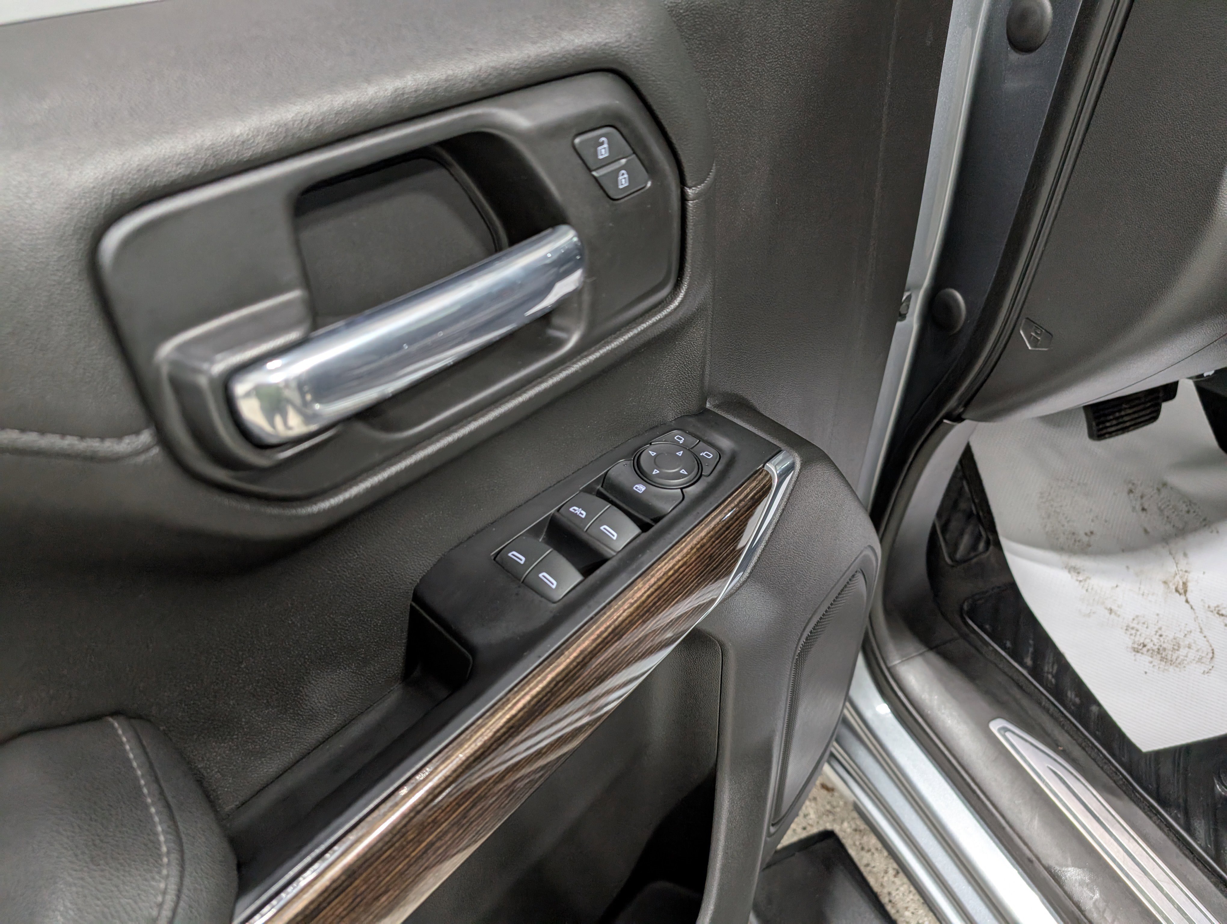 Used 2021 GMC Sierra 1500 Elevation image 15