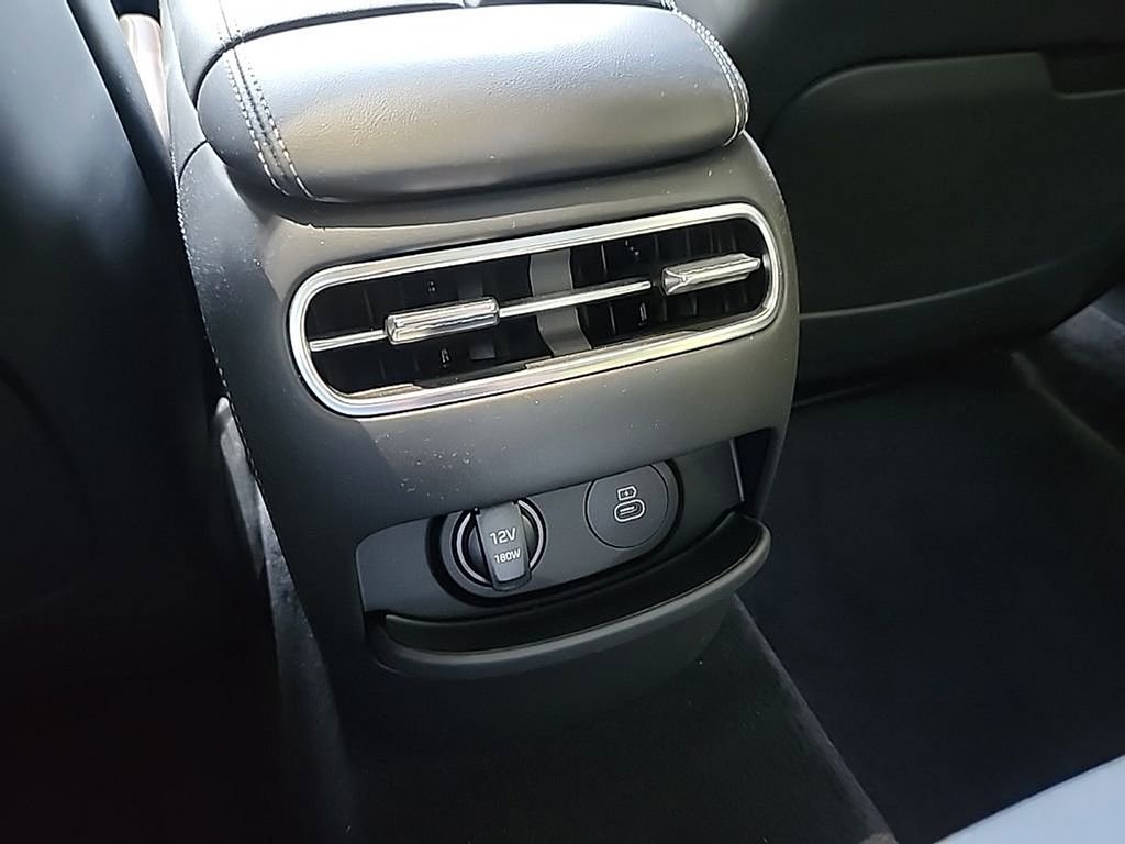 Used 2023 Genesis G90 3.5T image 32