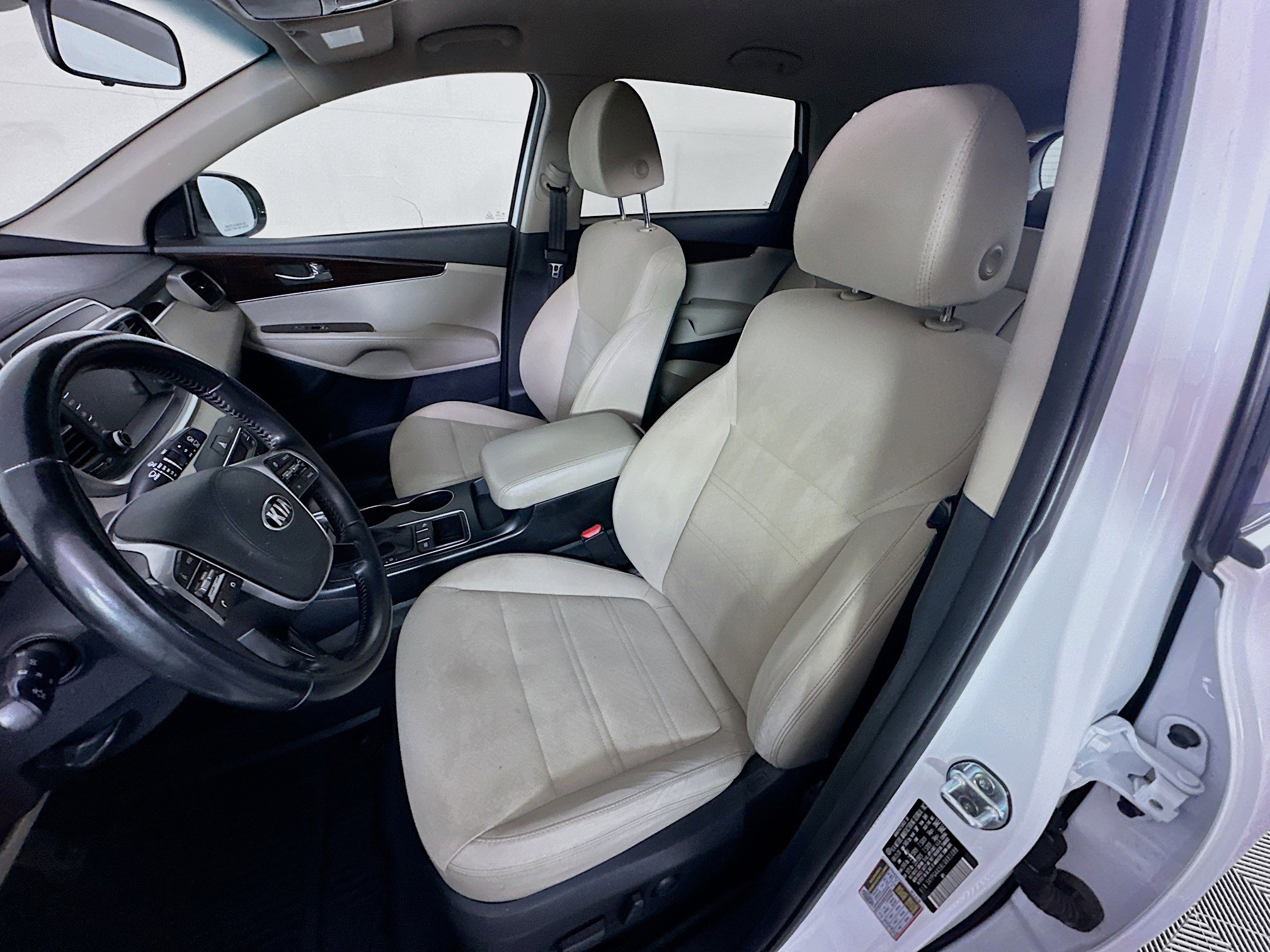 Used 2020 Kia Sorento S image 13