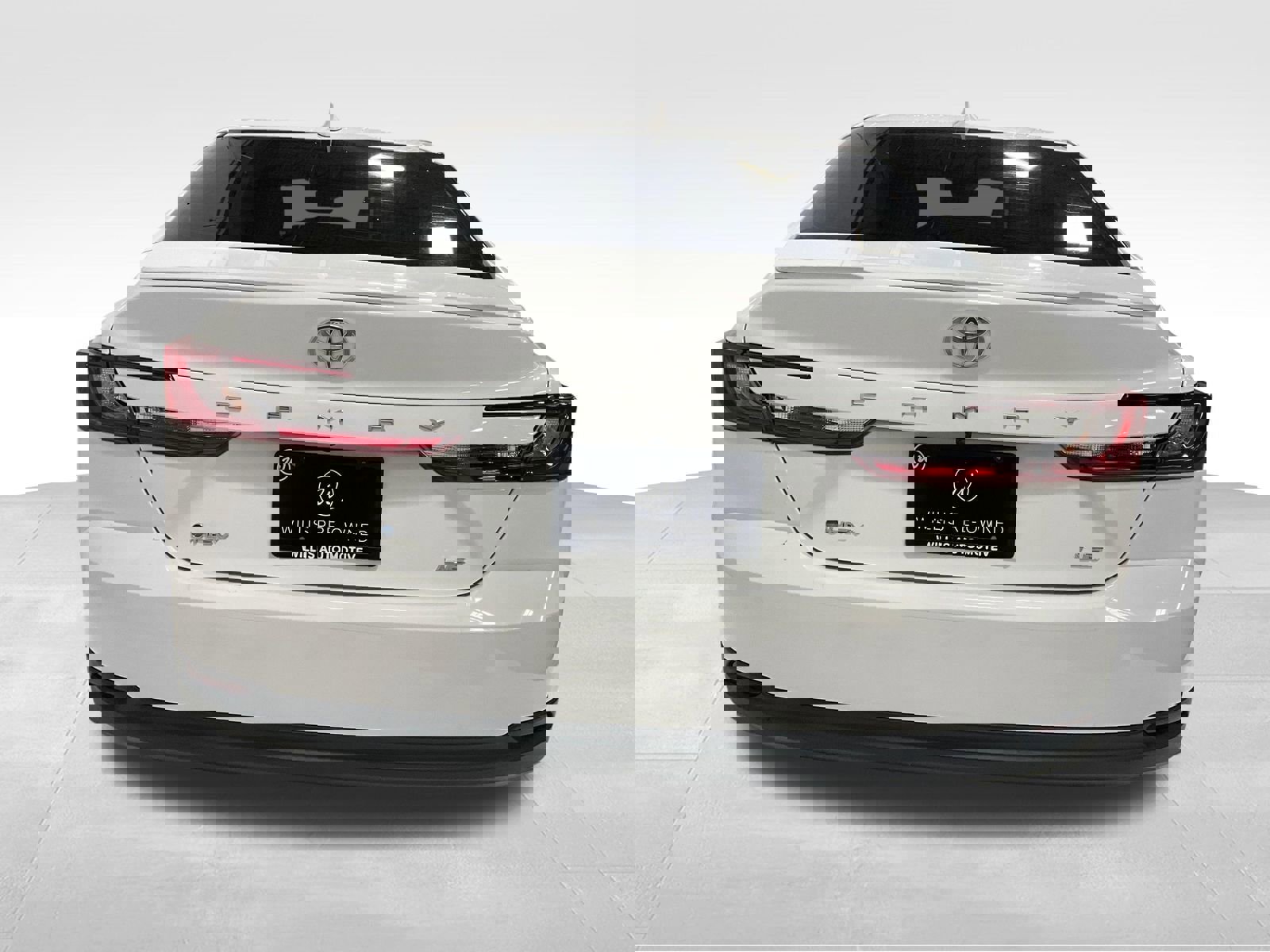 Used 2025 Toyota Camry LE w/ Convenience Package image 4