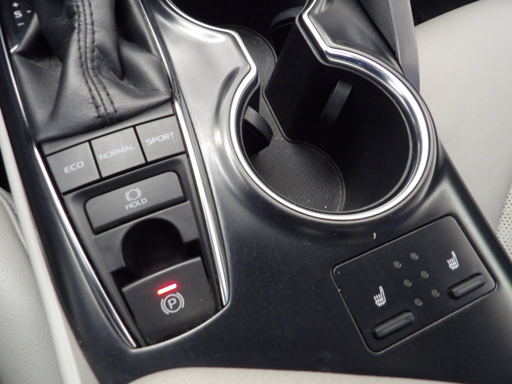 Used 2019 Toyota Camry XSE image 33