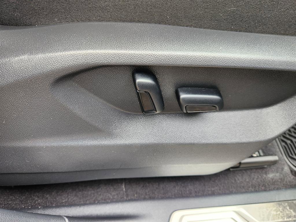 Certified 2022 Volkswagen Atlas Cross Sport SEL Premium R-Line image 14