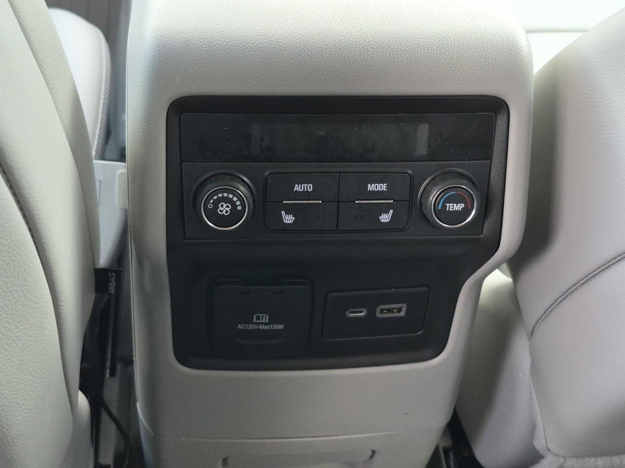 Certified 2022 GMC Acadia SLT w/ Technology Package AWD/4WD image 18