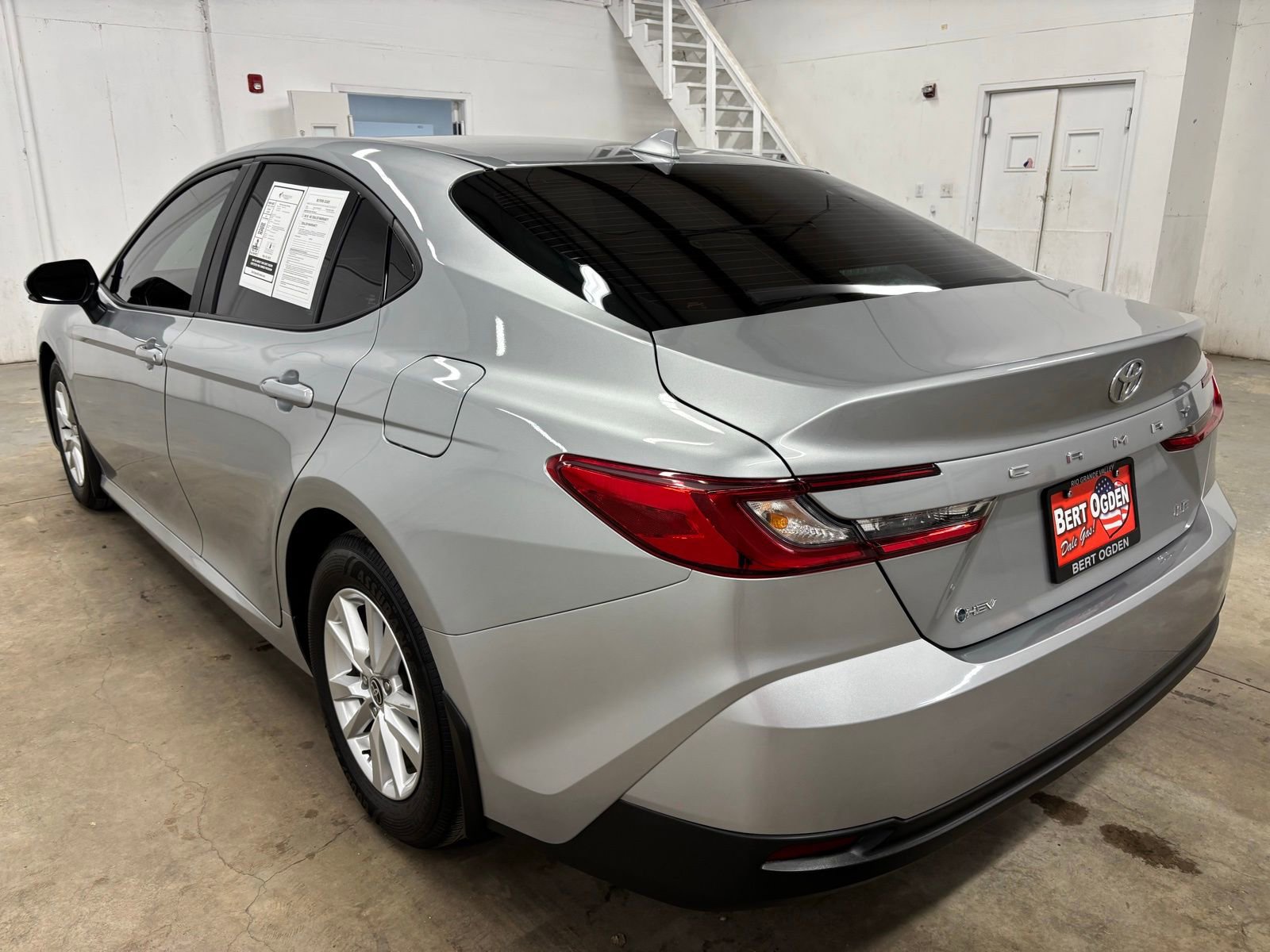 Used 2025 Toyota Camry LE FWD image 5