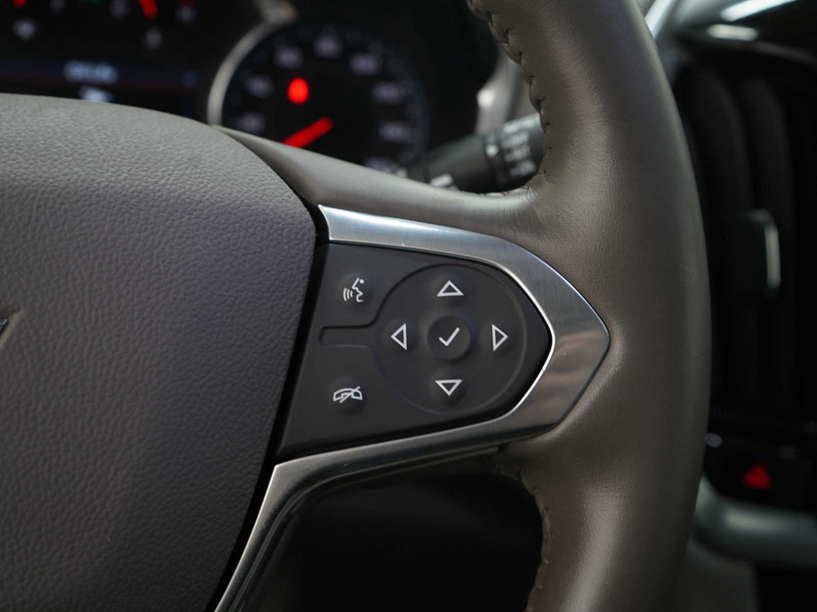 Used 2020 Chevrolet Traverse Premier AWD/4WD image 31