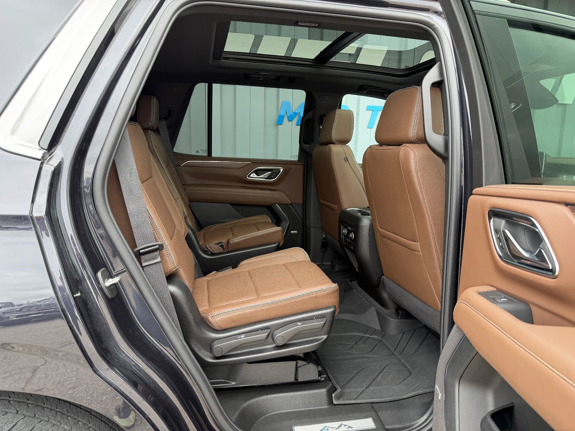 Used 2024 Chevrolet Tahoe High Country AWD/4WD image 25