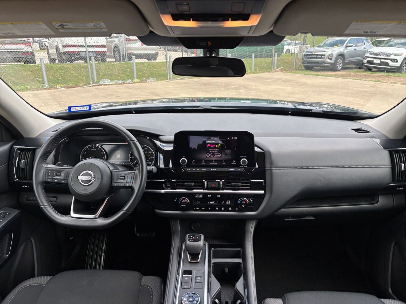 Used 2025 Nissan Pathfinder SV AWD/4WD image 36