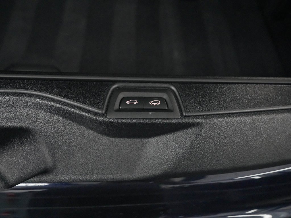 Used 2023 BMW X7 M60i w/ Executive Package image 45