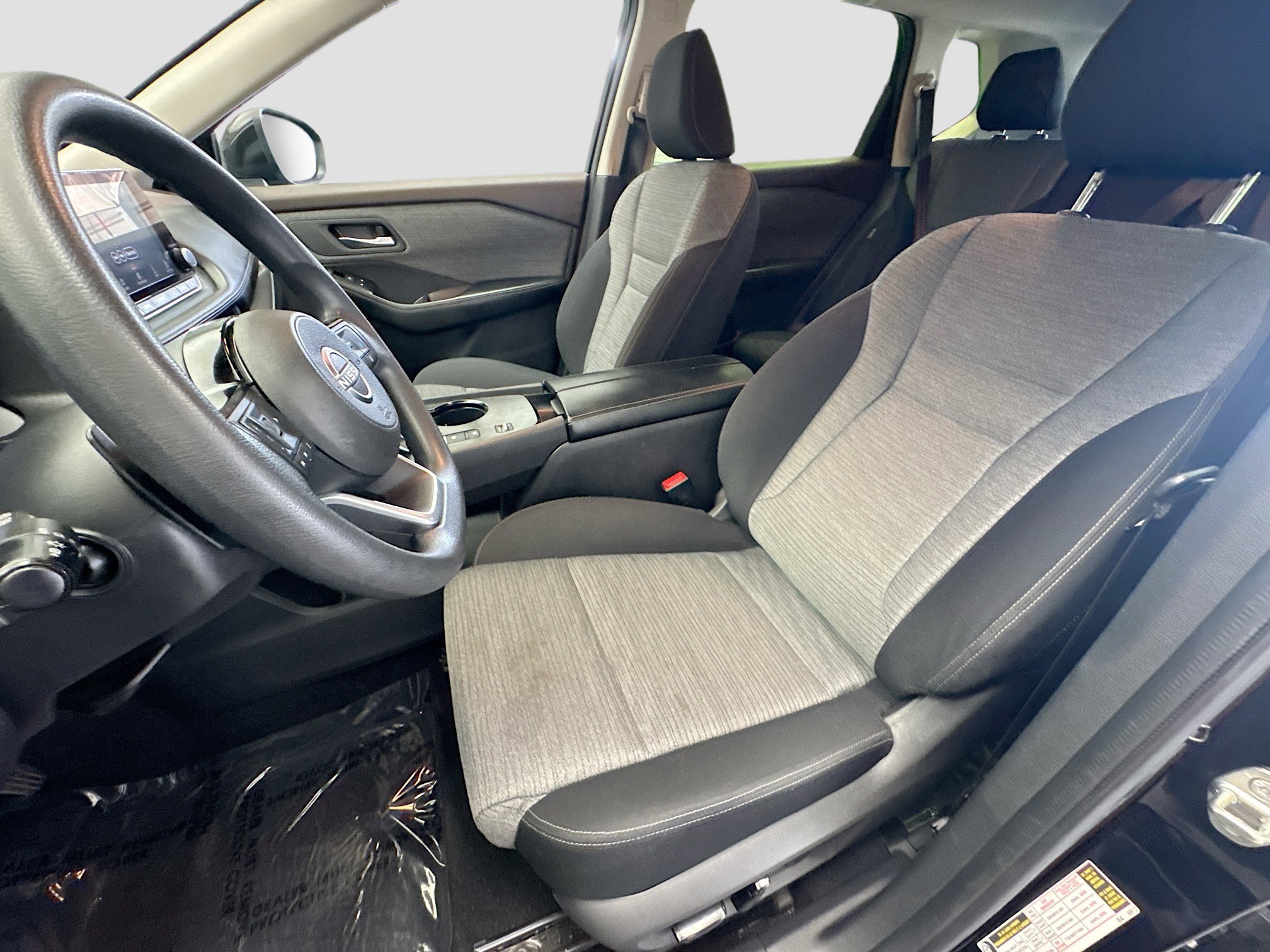 Used 2023 Nissan Rogue SV image 11