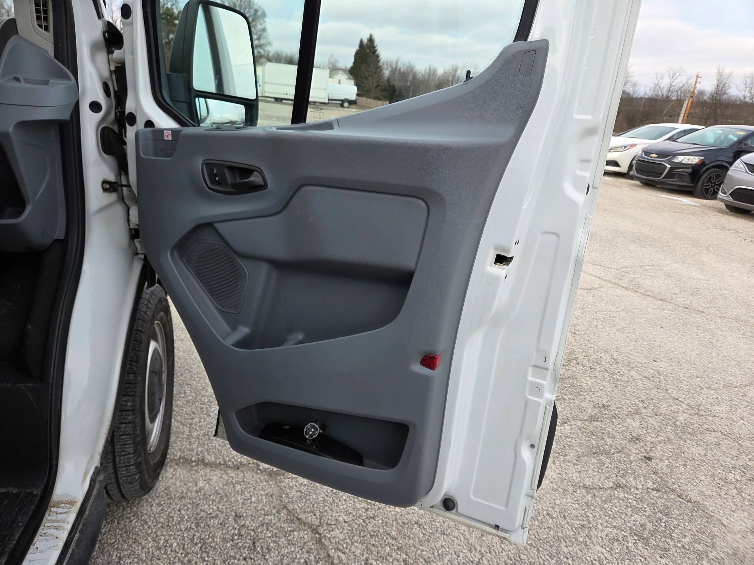 Used 2019 Ford Transit 250 148 Low Roof RWD image 22