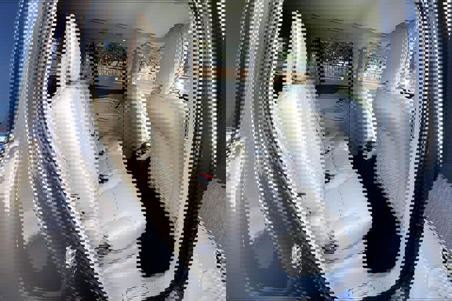 Used 2023 Volvo XC90 T8 Plus w/ Protection Package Premier image 30